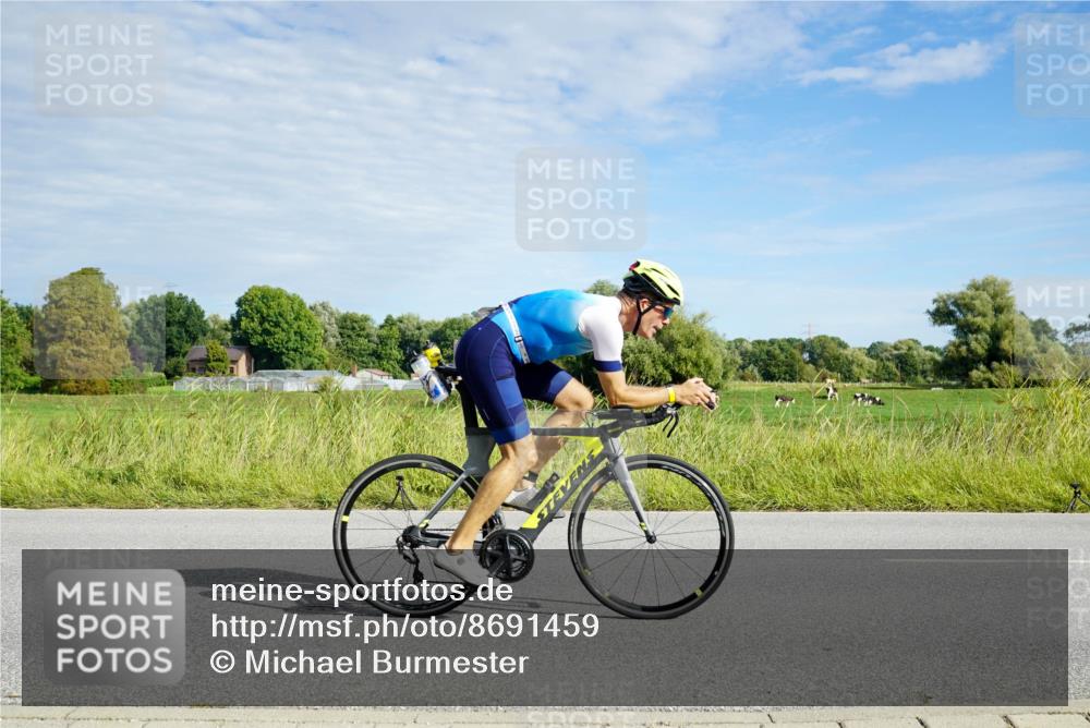 31.08.2025 - Elbe Triathlon Hamburg Michael Burmester http://msf.ph/oto/8691459 31.08.2025 10:02:35 Radfahren 754, 930 meine-sportfotos.de
