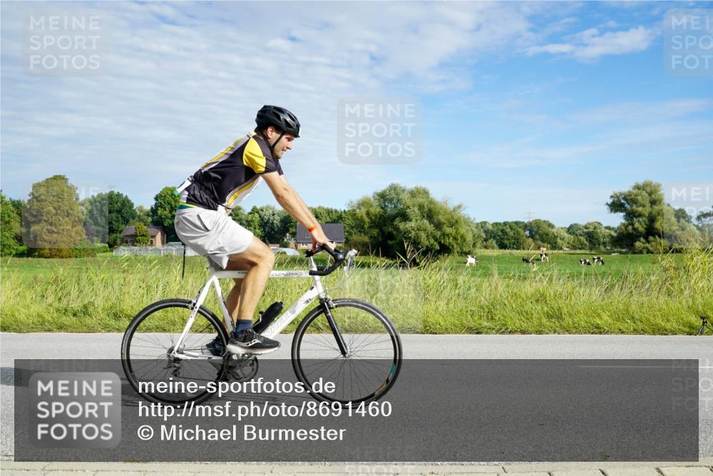 31.08.2025 - Elbe Triathlon Hamburg Michael Burmester http://msf.ph/oto/8691460 31.08.2025 10:02:45 Radfahren 599, 614, 803 meine-sportfotos.de