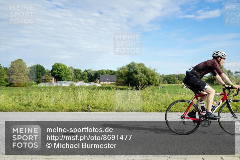 31.08.2025 - Elbe Triathlon Hamburg Michael Burmester http://msf.ph/oto/8691477 31.08.2025 10:03:03 Radfahren 428, 495, 515, 588, 618, 696, 777, 834, 850 meine-sportfotos.de