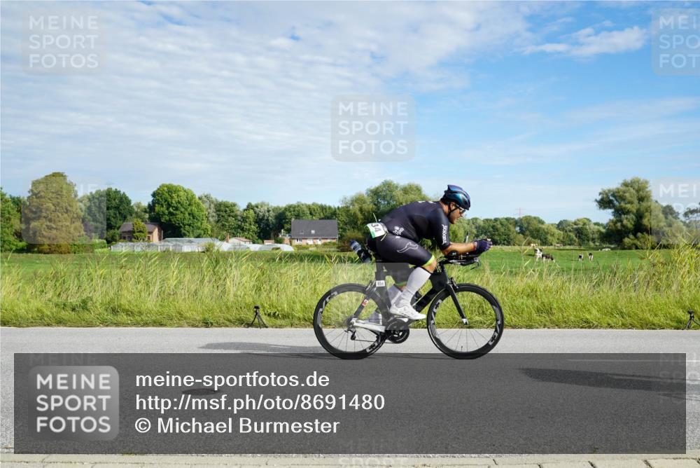 31.08.2025 - Elbe Triathlon Hamburg Michael Burmester http://msf.ph/oto/8691480 31.08.2025 10:03:06 Radfahren 495, 515, 588, 696, 777, 828, 834 meine-sportfotos.de