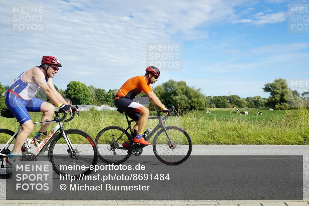 31.08.2025 - Elbe Triathlon Hamburg Michael Burmester http://msf.ph/oto/8691484 31.08.2025 10:03:13 Radfahren 595, 603, 674, 760, 828, 901 meine-sportfotos.de