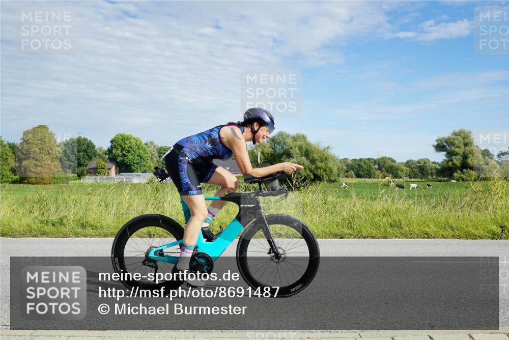 31.08.2025 - Elbe Triathlon Hamburg Michael Burmester http://msf.ph/oto/8691487 31.08.2025 10:03:18 Radfahren 510, 595, 603, 816, 901, 915 meine-sportfotos.de
