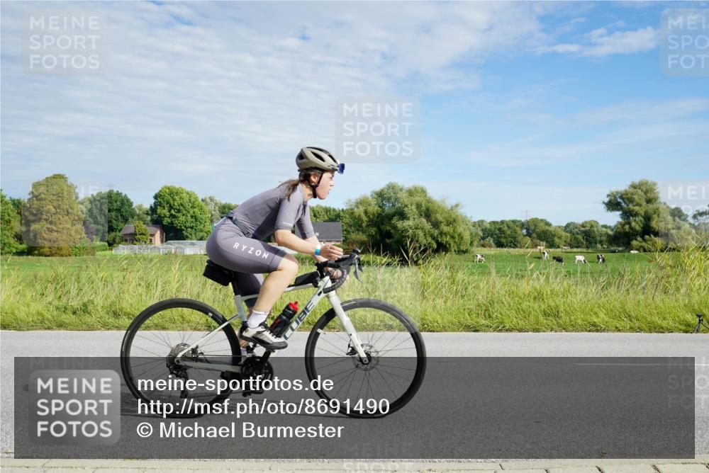 31.08.2025 - Elbe Triathlon Hamburg Michael Burmester http://msf.ph/oto/8691490 31.08.2025 10:03:22 Radfahren 510, 595, 658, 816, 901, 915 meine-sportfotos.de