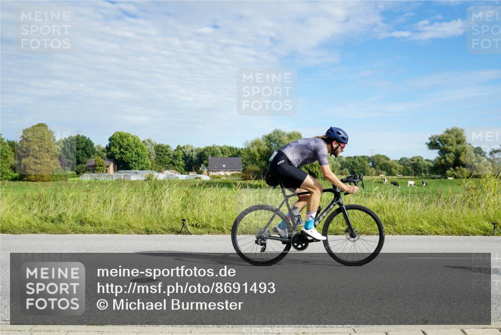 31.08.2025 - Elbe Triathlon Hamburg Michael Burmester http://msf.ph/oto/8691493 31.08.2025 10:03:23 Radfahren 510, 595, 658, 816, 915 meine-sportfotos.de