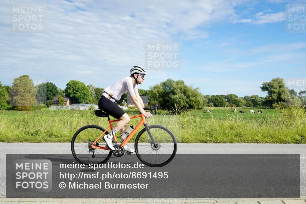 31.08.2025 - Elbe Triathlon Hamburg Michael Burmester http://msf.ph/oto/8691495 31.08.2025 10:03:31 Radfahren 419, 466, 609, 657, 749 meine-sportfotos.de