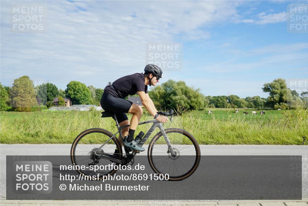 31.08.2025 - Elbe Triathlon Hamburg Michael Burmester http://msf.ph/oto/8691500 31.08.2025 10:03:35 Radfahren 419, 466, 609, 657, 749 meine-sportfotos.de