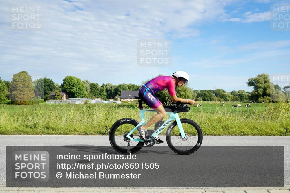 31.08.2025 - Elbe Triathlon Hamburg Michael Burmester http://msf.ph/oto/8691505 31.08.2025 10:03:45 Radfahren 547, 671, 695, 713, 728, 771, 778, 807 meine-sportfotos.de
