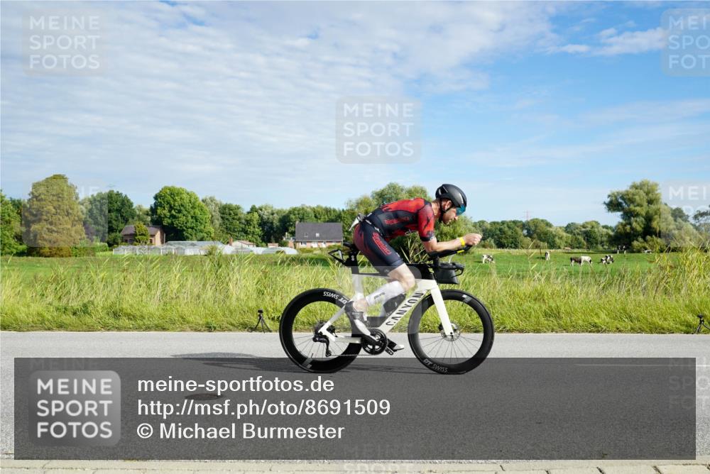 31.08.2025 - Elbe Triathlon Hamburg Michael Burmester http://msf.ph/oto/8691509 31.08.2025 10:03:48 Radfahren 533, 671, 695, 728, 778, 807 meine-sportfotos.de