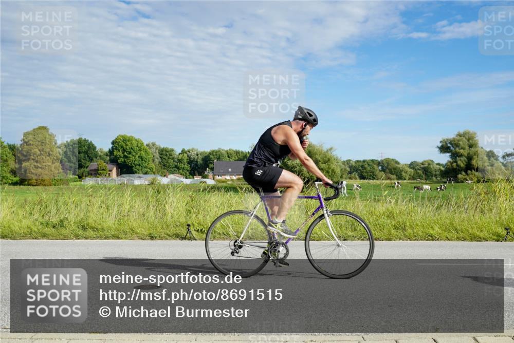 31.08.2025 - Elbe Triathlon Hamburg Michael Burmester http://msf.ph/oto/8691515 31.08.2025 10:03:56 Radfahren 422, 528, 533, 577, 781, 856 meine-sportfotos.de