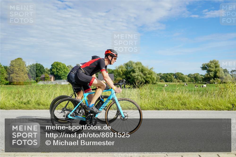 31.08.2025 - Elbe Triathlon Hamburg Michael Burmester http://msf.ph/oto/8691525 31.08.2025 10:04:17 Radfahren 537, 710, 742, 794, 921 meine-sportfotos.de
