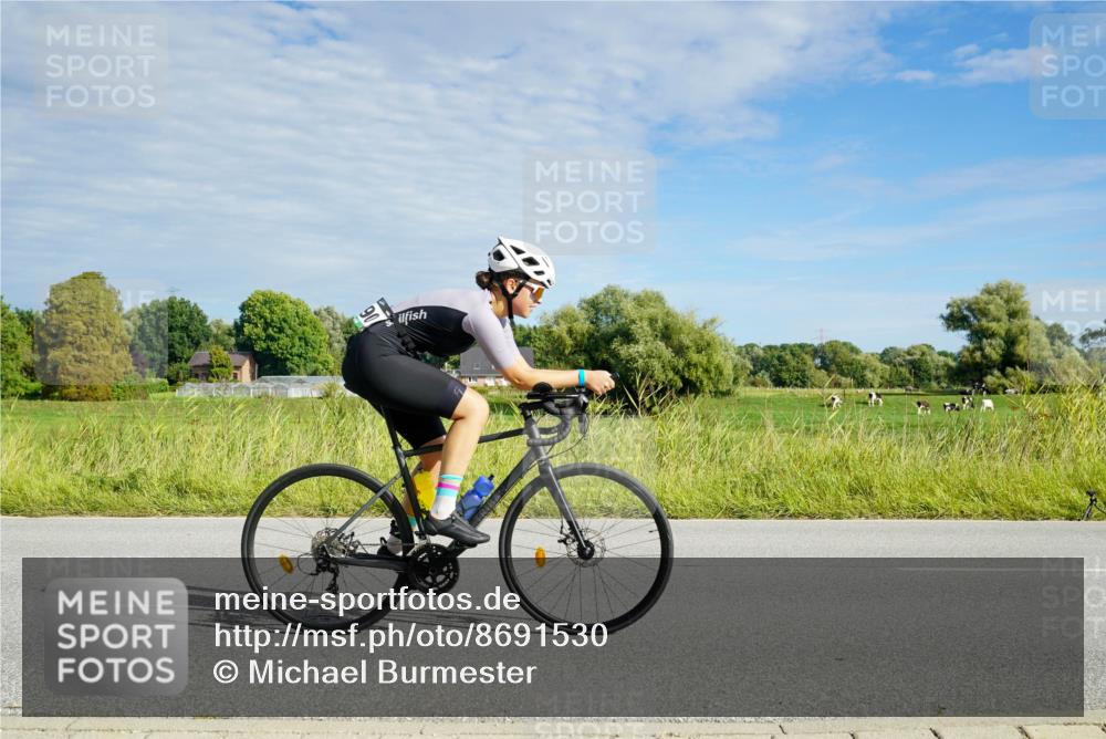 31.08.2025 - Elbe Triathlon Hamburg Michael Burmester http://msf.ph/oto/8691530 31.08.2025 10:04:25 Radfahren 537, 790, 902, 918 meine-sportfotos.de