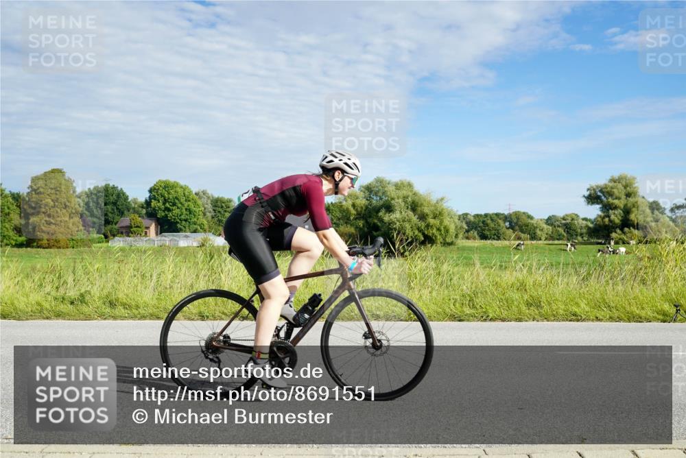 31.08.2025 - Elbe Triathlon Hamburg Michael Burmester http://msf.ph/oto/8691551 31.08.2025 10:05:09 Radfahren 399, 410, 413, 654, 822, 844, 892 meine-sportfotos.de