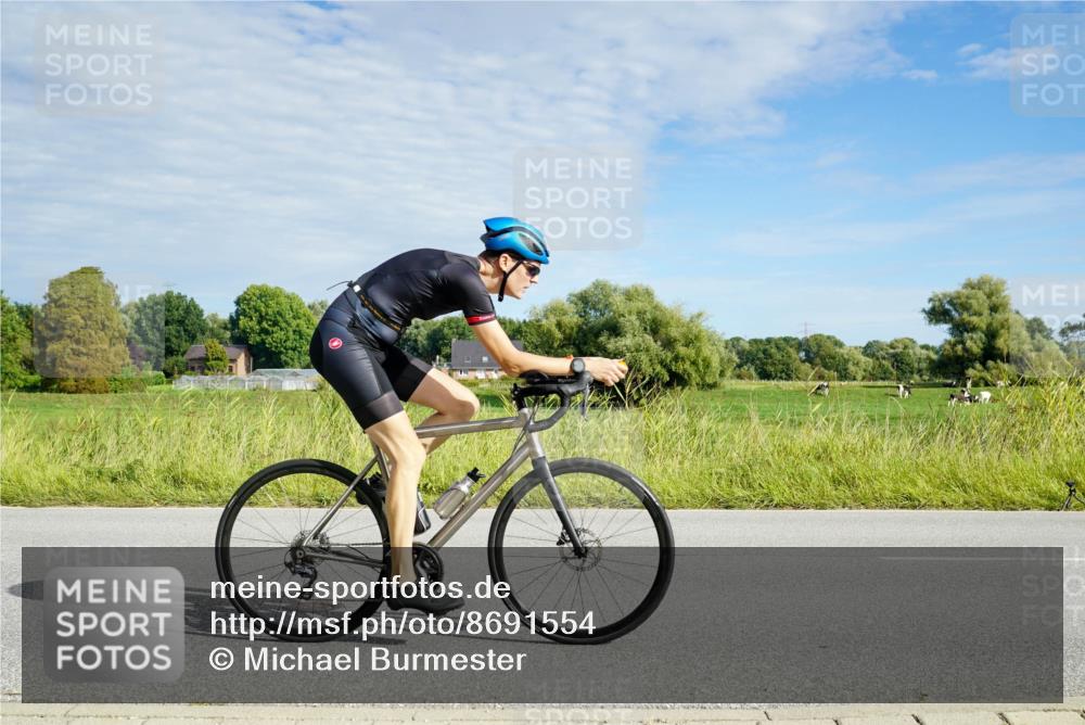 31.08.2025 - Elbe Triathlon Hamburg Michael Burmester http://msf.ph/oto/8691554 31.08.2025 10:05:10 Radfahren 399, 410, 413, 654, 822, 844, 892 meine-sportfotos.de