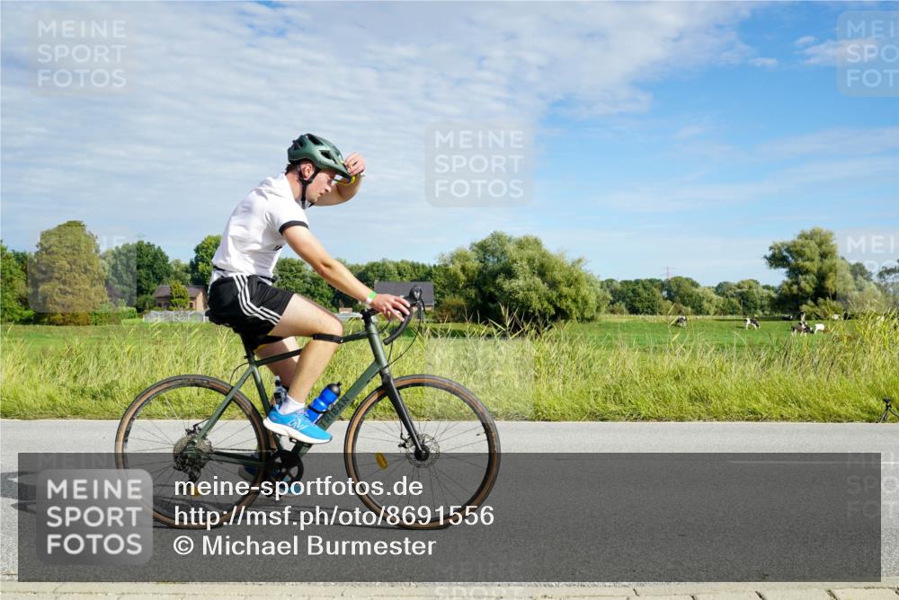 31.08.2025 - Elbe Triathlon Hamburg Michael Burmester http://msf.ph/oto/8691556 31.08.2025 10:05:13 Radfahren 399, 410, 654, 822, 842, 844 meine-sportfotos.de