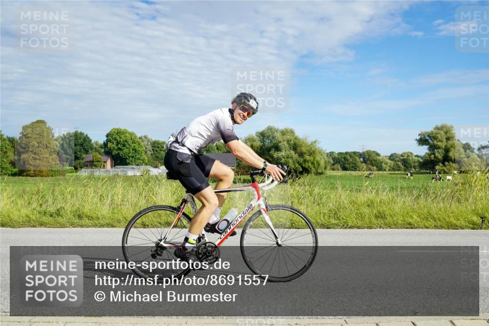 31.08.2025 - Elbe Triathlon Hamburg Michael Burmester http://msf.ph/oto/8691557 31.08.2025 10:05:16 Radfahren 399, 410, 842 meine-sportfotos.de