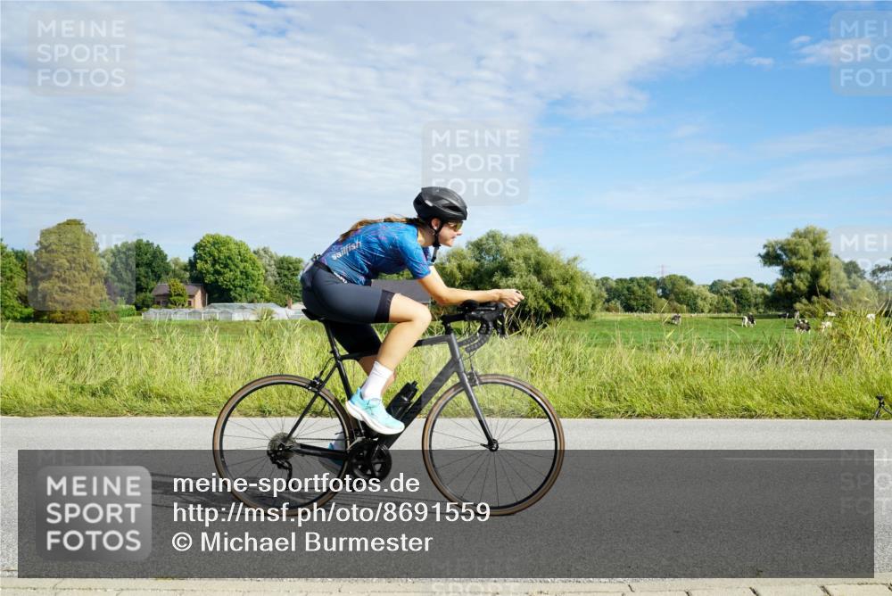31.08.2025 - Elbe Triathlon Hamburg Michael Burmester http://msf.ph/oto/8691559 31.08.2025 10:05:19 Radfahren 410, 842 meine-sportfotos.de