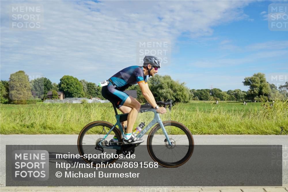 31.08.2025 - Elbe Triathlon Hamburg Michael Burmester http://msf.ph/oto/8691568 31.08.2025 10:06:12 Radfahren 493, 557, 689, 744, 824, 854 meine-sportfotos.de