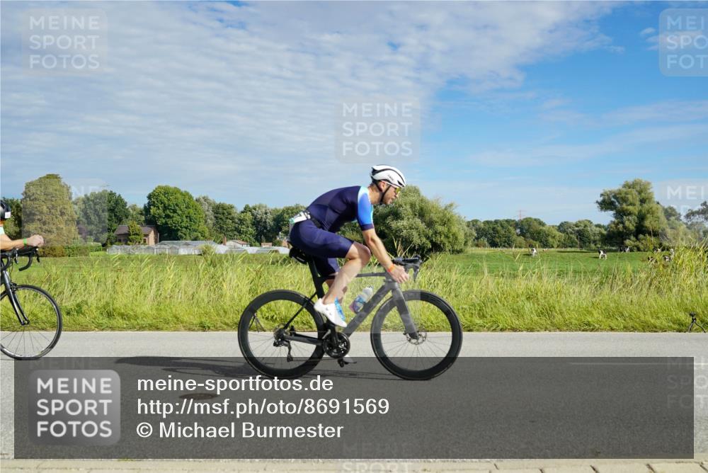 31.08.2025 - Elbe Triathlon Hamburg Michael Burmester http://msf.ph/oto/8691569 31.08.2025 10:06:13 Radfahren 493, 557, 689, 730, 744, 824, 854, 899 meine-sportfotos.de
