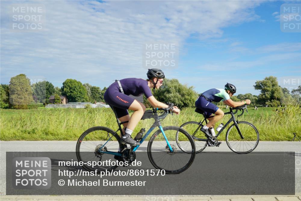 31.08.2025 - Elbe Triathlon Hamburg Michael Burmester http://msf.ph/oto/8691570 31.08.2025 10:06:14 Radfahren 493, 504, 557, 689, 730, 744, 782, 824, 899 meine-sportfotos.de