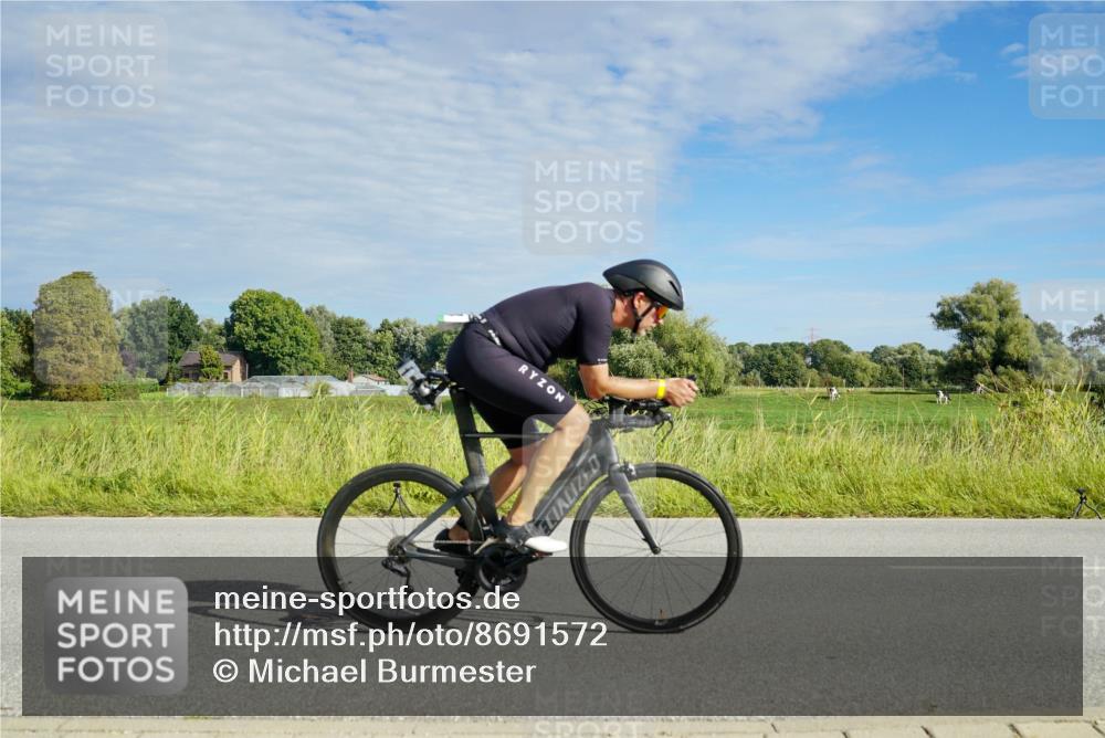 31.08.2025 - Elbe Triathlon Hamburg Michael Burmester http://msf.ph/oto/8691572 31.08.2025 10:06:17 Radfahren 493, 504, 557, 611, 730, 744, 782, 824, 899 meine-sportfotos.de