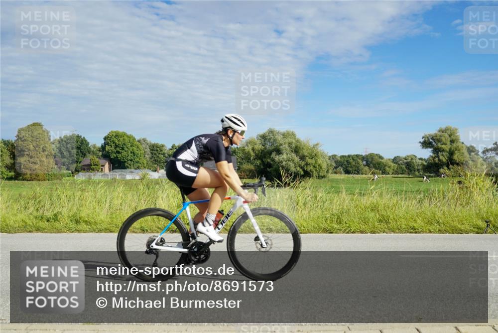 31.08.2025 - Elbe Triathlon Hamburg Michael Burmester http://msf.ph/oto/8691573 31.08.2025 10:06:19 Radfahren 504, 611, 730, 744, 782, 899 meine-sportfotos.de