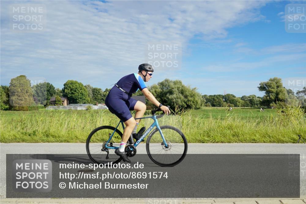 31.08.2025 - Elbe Triathlon Hamburg Michael Burmester http://msf.ph/oto/8691574 31.08.2025 10:06:20 Radfahren 322, 504, 611, 730, 744, 782, 899 meine-sportfotos.de
