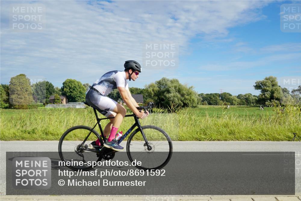31.08.2025 - Elbe Triathlon Hamburg Michael Burmester http://msf.ph/oto/8691592 31.08.2025 10:06:57 Radfahren 482, 594, 764, 832, 849, 879, 895, 926 meine-sportfotos.de