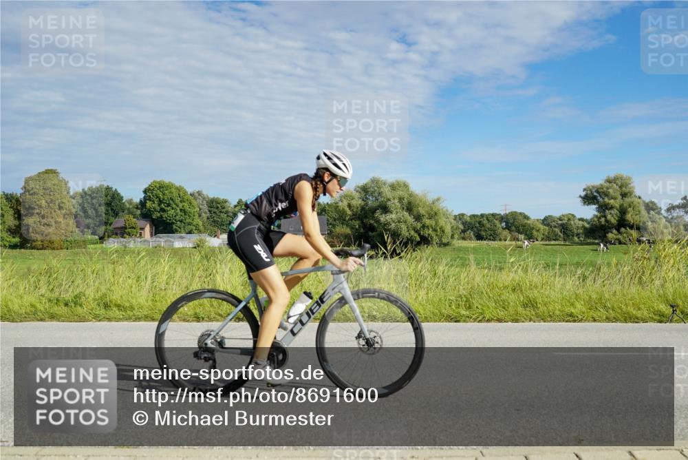 31.08.2025 - Elbe Triathlon Hamburg Michael Burmester http://msf.ph/oto/8691600 31.08.2025 10:07:15 Radfahren 736, 788, 812, 863 meine-sportfotos.de