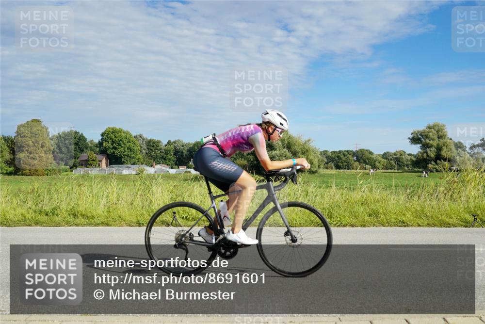 31.08.2025 - Elbe Triathlon Hamburg Michael Burmester http://msf.ph/oto/8691601 31.08.2025 10:07:18 Radfahren 736, 788, 812, 818 meine-sportfotos.de