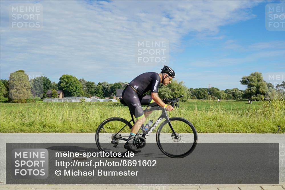 31.08.2025 - Elbe Triathlon Hamburg Michael Burmester http://msf.ph/oto/8691602 31.08.2025 10:07:21 Radfahren 651, 736, 788, 818, 847, 861 meine-sportfotos.de