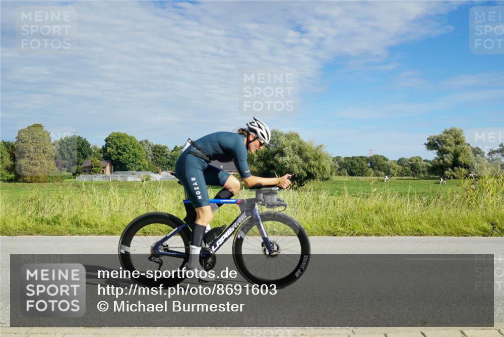 31.08.2025 - Elbe Triathlon Hamburg Michael Burmester http://msf.ph/oto/8691603 31.08.2025 10:07:25 Radfahren 454, 651, 753, 818, 847, 861 meine-sportfotos.de