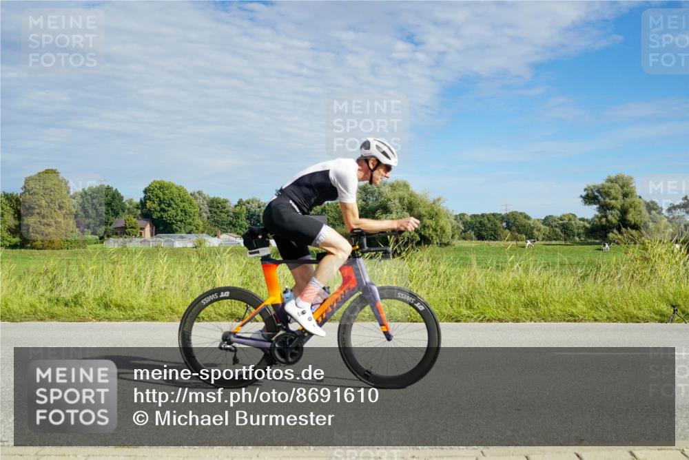 31.08.2025 - Elbe Triathlon Hamburg Michael Burmester http://msf.ph/oto/8691610 31.08.2025 10:07:31 Radfahren 447, 454, 753, 836, 847 meine-sportfotos.de