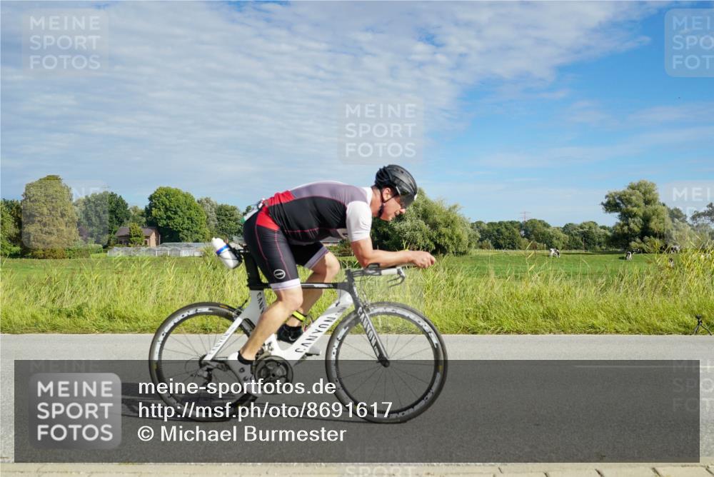 31.08.2025 - Elbe Triathlon Hamburg Michael Burmester http://msf.ph/oto/8691617 31.08.2025 10:07:44 Radfahren 747, 752, 900 meine-sportfotos.de