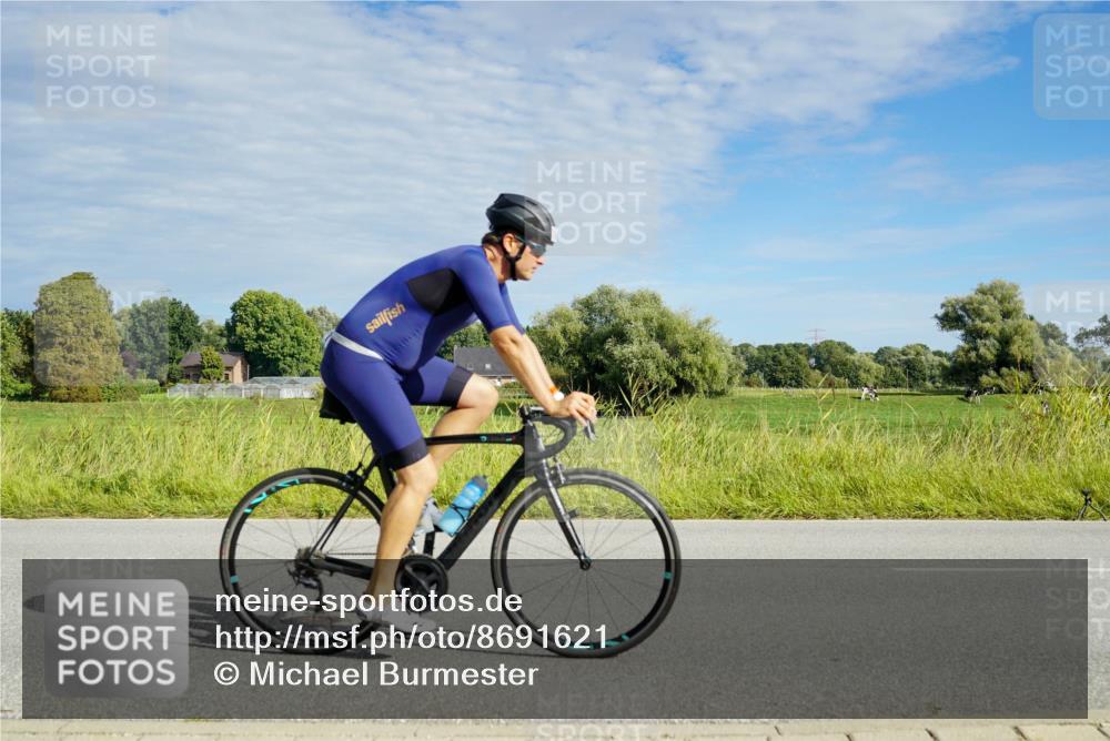 31.08.2025 - Elbe Triathlon Hamburg Michael Burmester http://msf.ph/oto/8691621 31.08.2025 10:07:58 Radfahren 561, 575, 693, 724, 761 meine-sportfotos.de