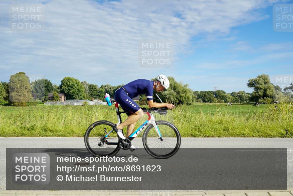 31.08.2025 - Elbe Triathlon Hamburg Michael Burmester http://msf.ph/oto/8691623 31.08.2025 10:08:00 Radfahren 517, 561, 575, 693, 724, 761 meine-sportfotos.de