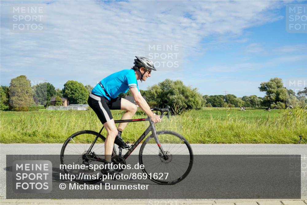 31.08.2025 - Elbe Triathlon Hamburg Michael Burmester http://msf.ph/oto/8691627 31.08.2025 10:08:11 Radfahren 390, 478, 703 meine-sportfotos.de