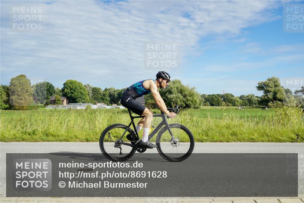 31.08.2025 - Elbe Triathlon Hamburg Michael Burmester http://msf.ph/oto/8691628 31.08.2025 10:08:13 Radfahren 390, 478, 703 meine-sportfotos.de