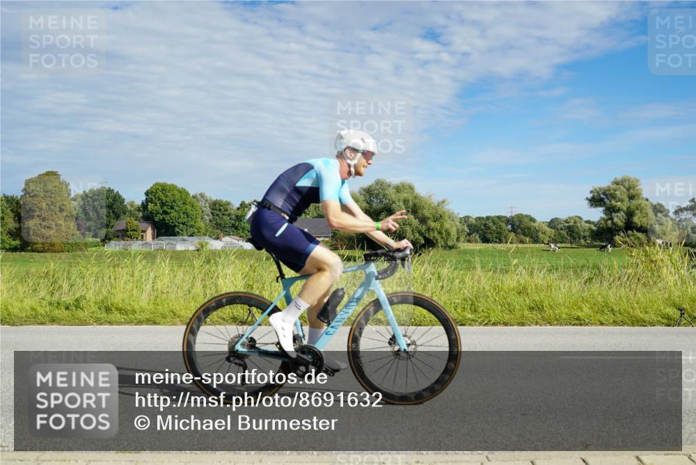 31.08.2025 - Elbe Triathlon Hamburg Michael Burmester http://msf.ph/oto/8691632 31.08.2025 10:08:24 Radfahren 472, 704, 741, 905, 922 meine-sportfotos.de