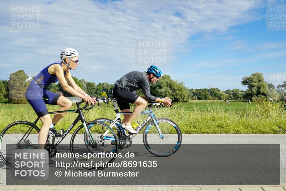 31.08.2025 - Elbe Triathlon Hamburg Michael Burmester http://msf.ph/oto/8691635 31.08.2025 10:08:29 Radfahren 704, 741, 890, 905, 922 meine-sportfotos.de