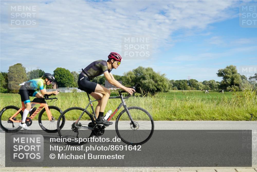 31.08.2025 - Elbe Triathlon Hamburg Michael Burmester http://msf.ph/oto/8691642 31.08.2025 10:08:44 Radfahren 481, 502, 525, 698, 725, 805 meine-sportfotos.de