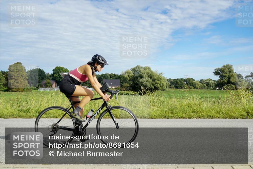 31.08.2025 - Elbe Triathlon Hamburg Michael Burmester http://msf.ph/oto/8691654 31.08.2025 10:09:14 Radfahren 876 meine-sportfotos.de