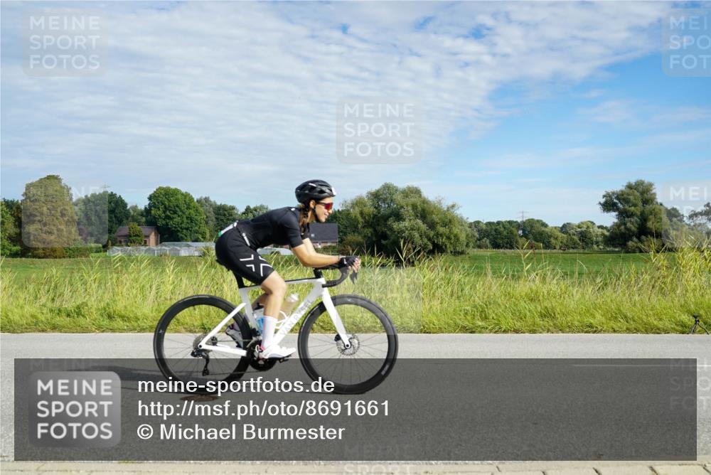 31.08.2025 - Elbe Triathlon Hamburg Michael Burmester http://msf.ph/oto/8691661 31.08.2025 10:09:46 Radfahren 401, 768, 817 meine-sportfotos.de