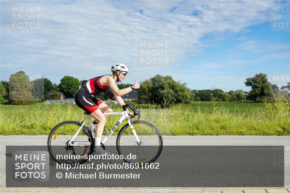 31.08.2025 - Elbe Triathlon Hamburg Michael Burmester http://msf.ph/oto/8691662 31.08.2025 10:09:50 Radfahren 401, 662, 817 meine-sportfotos.de