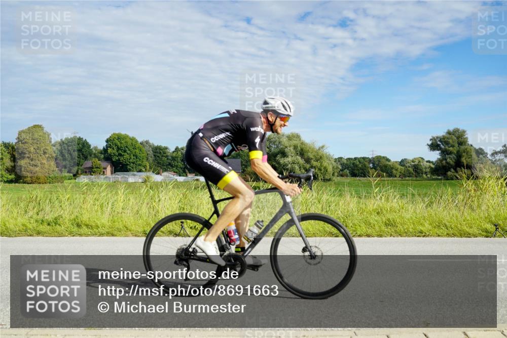 31.08.2025 - Elbe Triathlon Hamburg Michael Burmester http://msf.ph/oto/8691663 31.08.2025 10:09:55 Radfahren 662 meine-sportfotos.de
