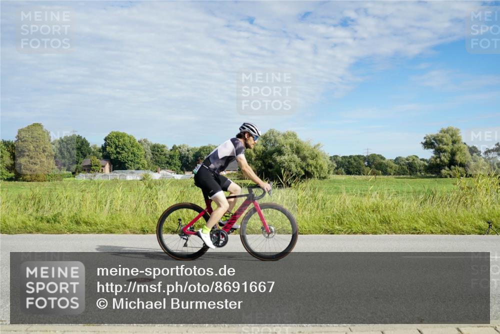 31.08.2025 - Elbe Triathlon Hamburg Michael Burmester http://msf.ph/oto/8691667 31.08.2025 10:10:14 Radfahren 459, 652, 699, 789 meine-sportfotos.de