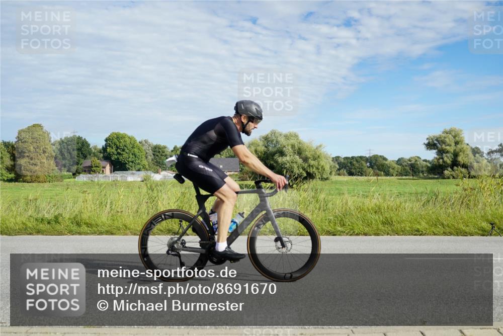 31.08.2025 - Elbe Triathlon Hamburg Michael Burmester http://msf.ph/oto/8691670 31.08.2025 10:10:19 Radfahren 459, 590, 652, 716, 910 meine-sportfotos.de