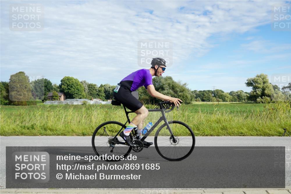 31.08.2025 - Elbe Triathlon Hamburg Michael Burmester http://msf.ph/oto/8691685 31.08.2025 10:10:41 Radfahren 497, 653, 678, 893, 929 meine-sportfotos.de