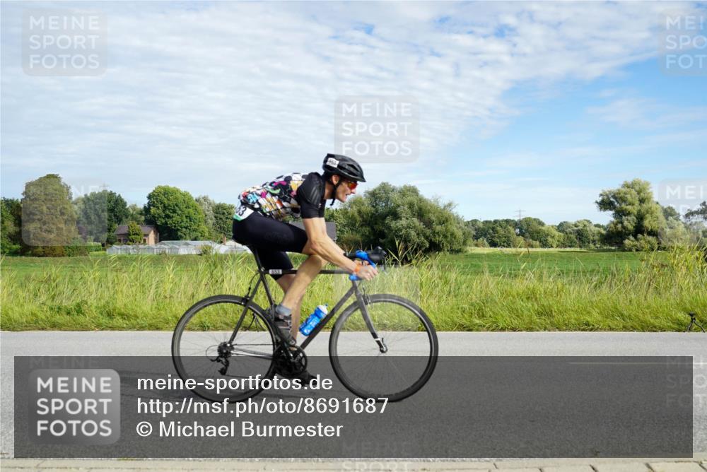 31.08.2025 - Elbe Triathlon Hamburg Michael Burmester http://msf.ph/oto/8691687 31.08.2025 10:10:44 Radfahren 497, 653, 893, 929 meine-sportfotos.de