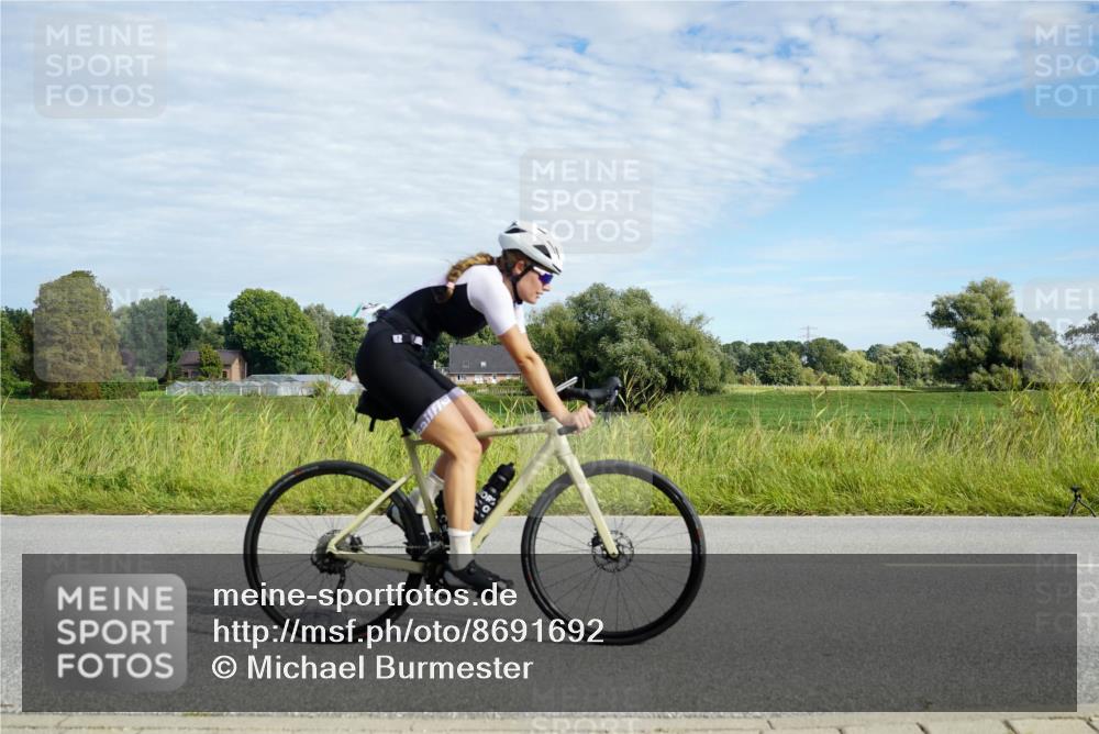 31.08.2025 - Elbe Triathlon Hamburg Michael Burmester http://msf.ph/oto/8691692 31.08.2025 10:10:54 Radfahren 521, 606, 616, 627, 692, 785 meine-sportfotos.de