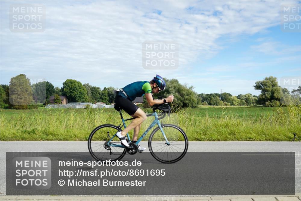 31.08.2025 - Elbe Triathlon Hamburg Michael Burmester http://msf.ph/oto/8691695 31.08.2025 10:10:56 Radfahren 521, 606, 616, 627, 692, 785 meine-sportfotos.de